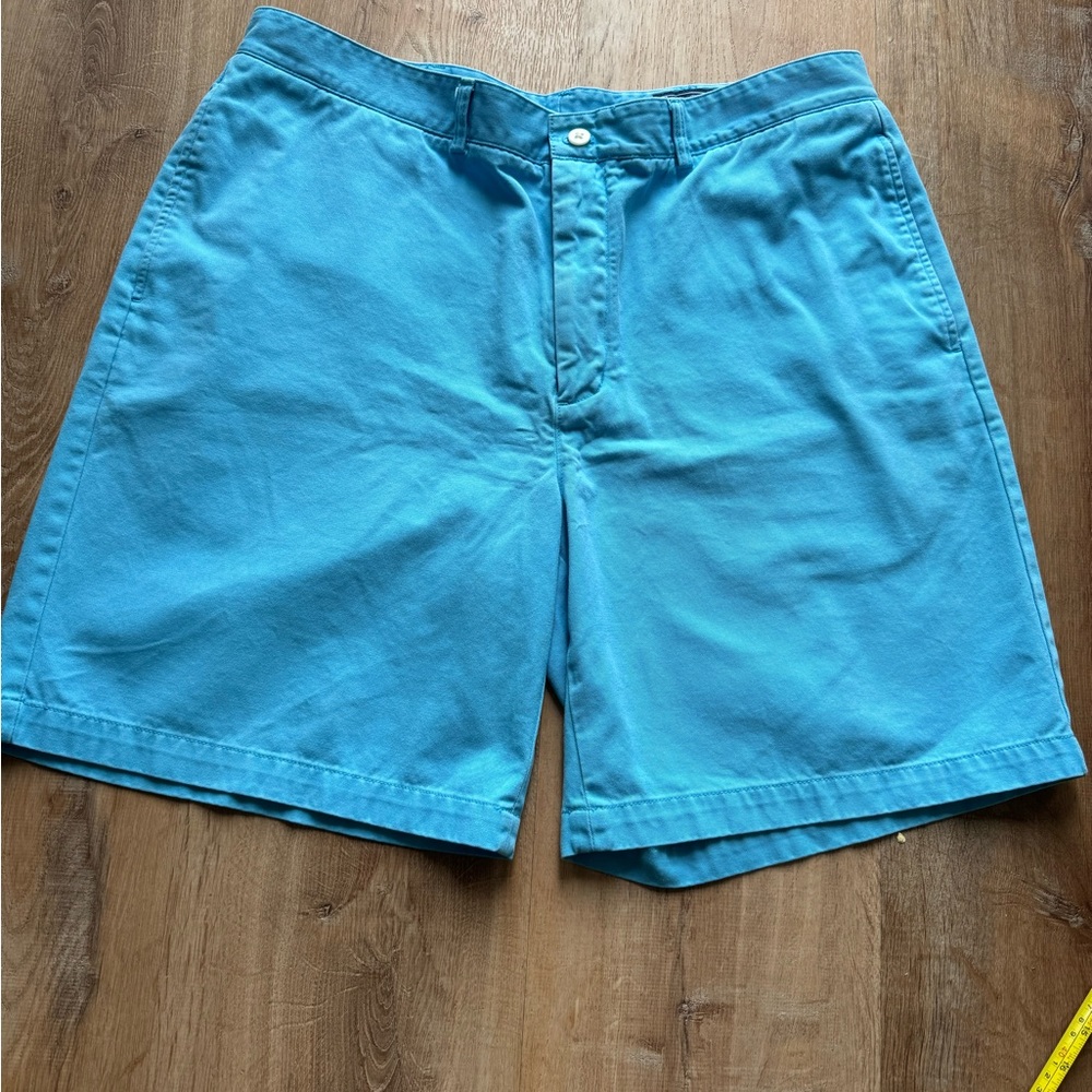 Men’s size 38 Vineyard Vines blue club shorts